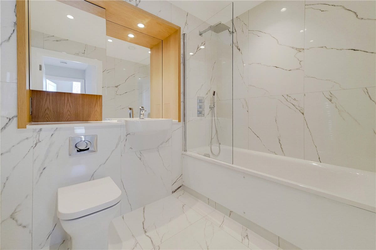 2 bedroom flat, Greyhound Parade, Wimbledon Grounds, London SW17