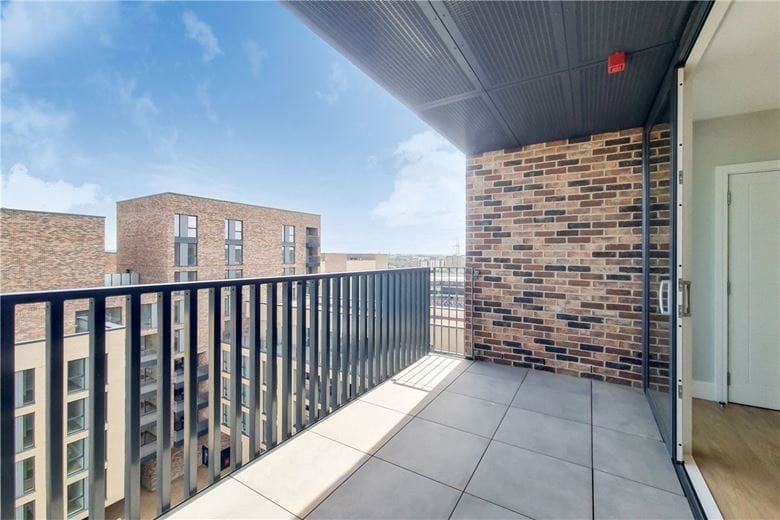 2 bedroom flat, Greyhound Parade, Wimbledon Grounds, London SW17