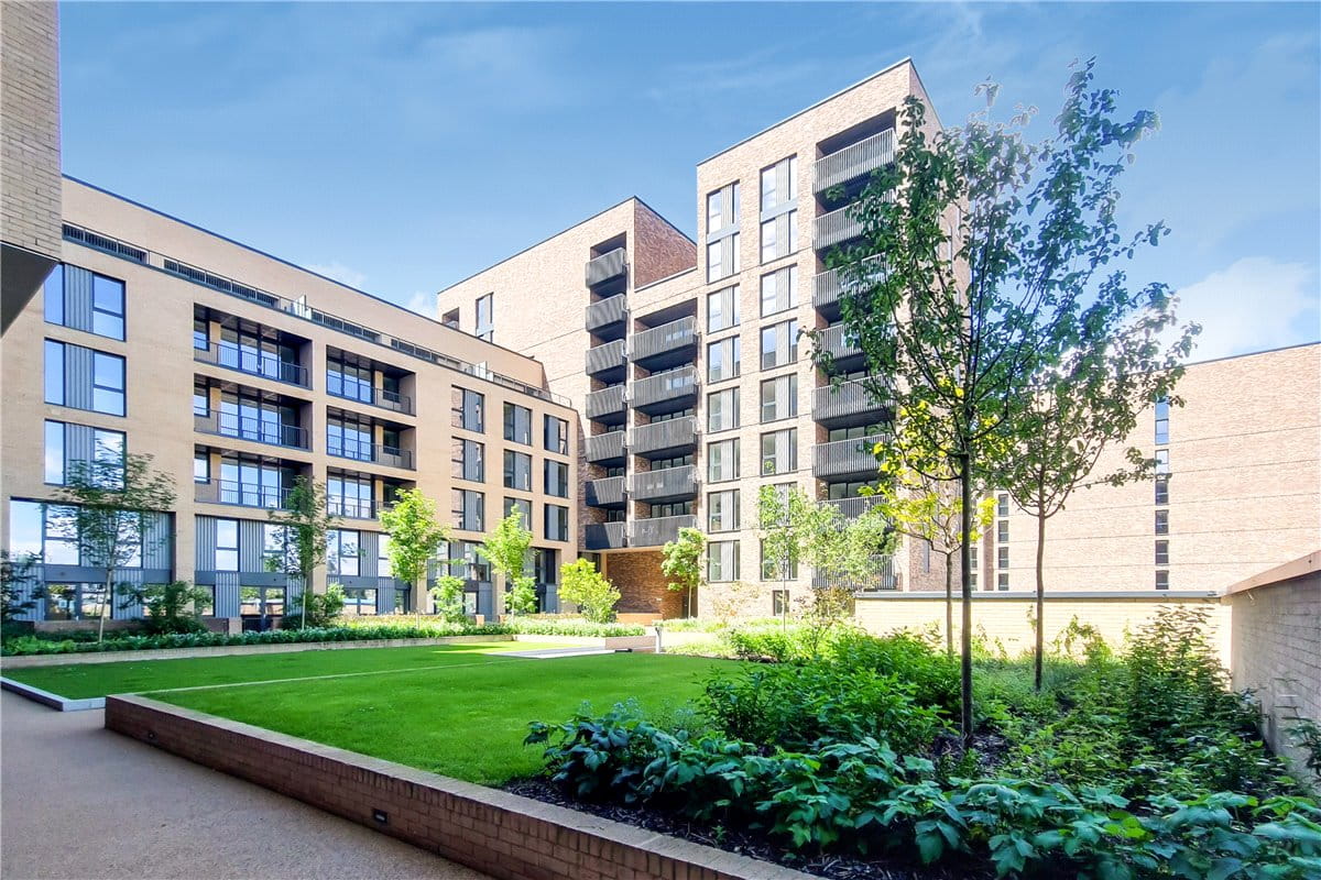 3 bedroom flat, Greyhound Parade, Wimbledon Grounds, London SW17 - Available