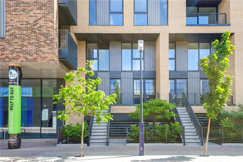 3 bedroom maisonette, Greyhound Parade, Wimbledon Grounds, London SW17 - Available