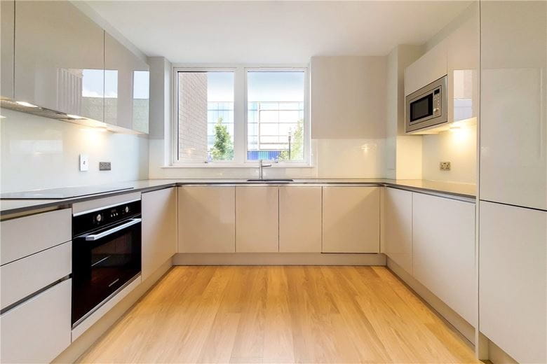 3 bedroom maisonette, Greyhound Parade, Wimbledon Grounds, London SW17 - Available