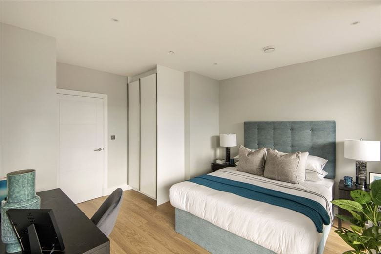 3 bedroom maisonette, Greyhound Parade, Wimbledon Grounds, London SW17 - Available