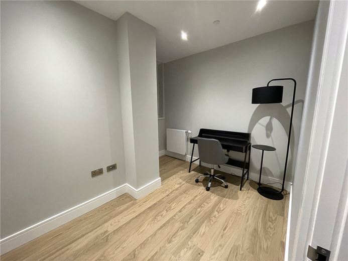 3 bedroom flat, Greyhound Parade, Wimbledon Grounds, London SW17 - Available