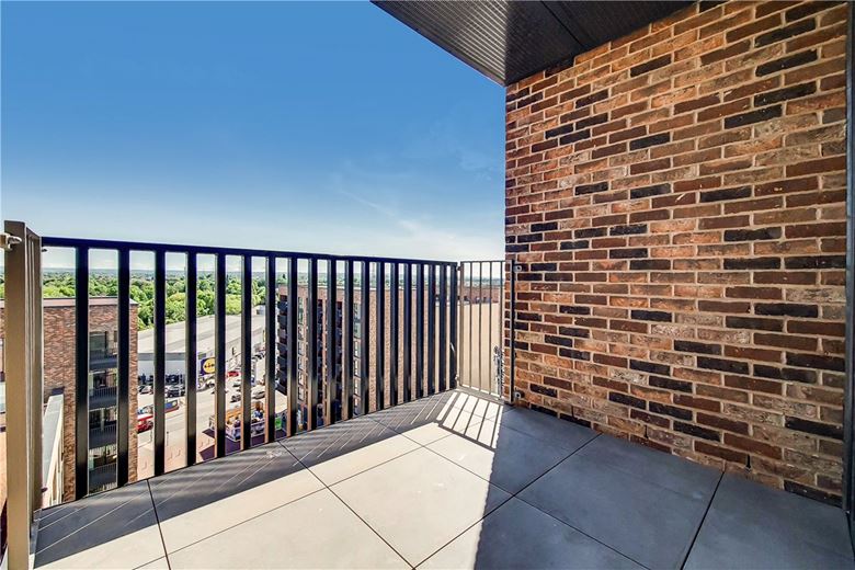 2 bedroom flat, Greyhound Parade, Wimbledon Grounds, London SW17 - Available