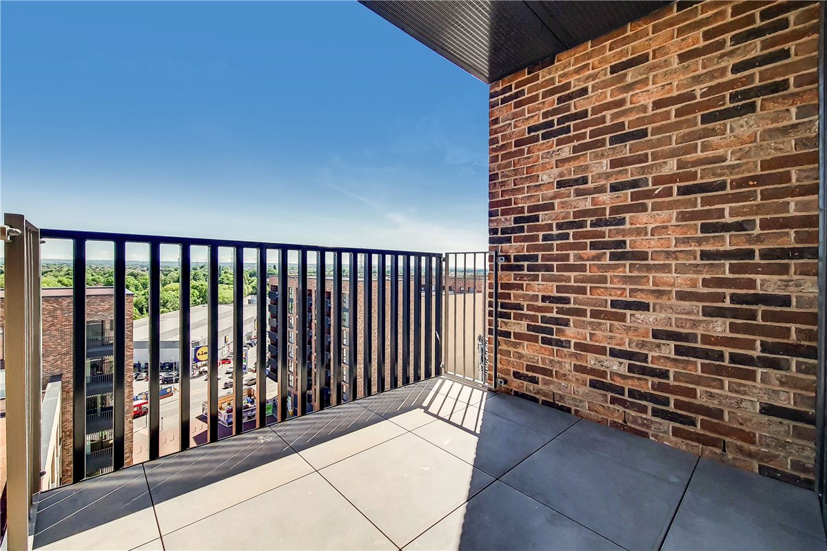 2 bedroom flat, Greyhound Parade, Wimbledon Grounds, London SW17 - Available