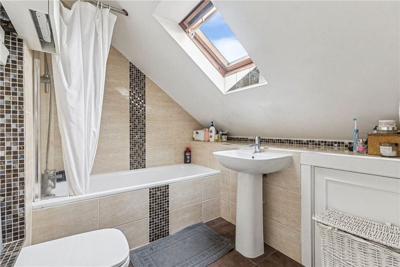 3 bedroom house, Abercrombie Street, London SW11