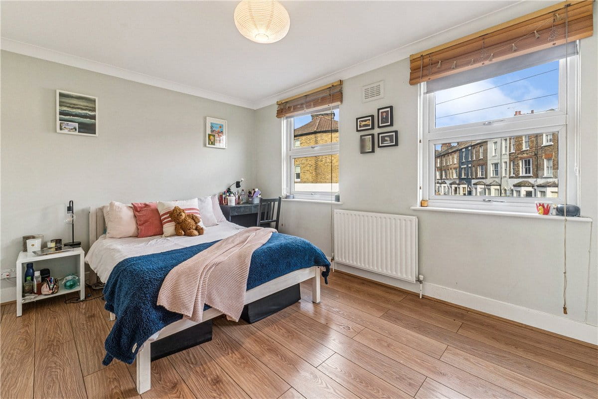 3 bedroom house, Abercrombie Street, London SW11