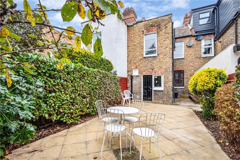 3 bedroom house, Valnay Street, London SW17