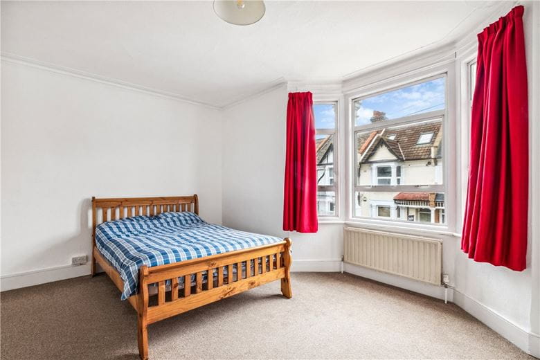 3 bedroom house, Valnay Street, London SW17