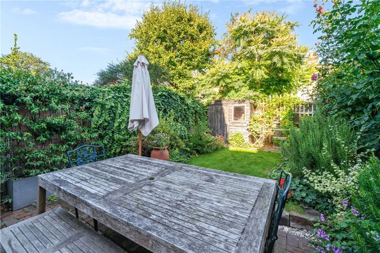 3 bedroom house, Fairlight Road, London SW17 - Available