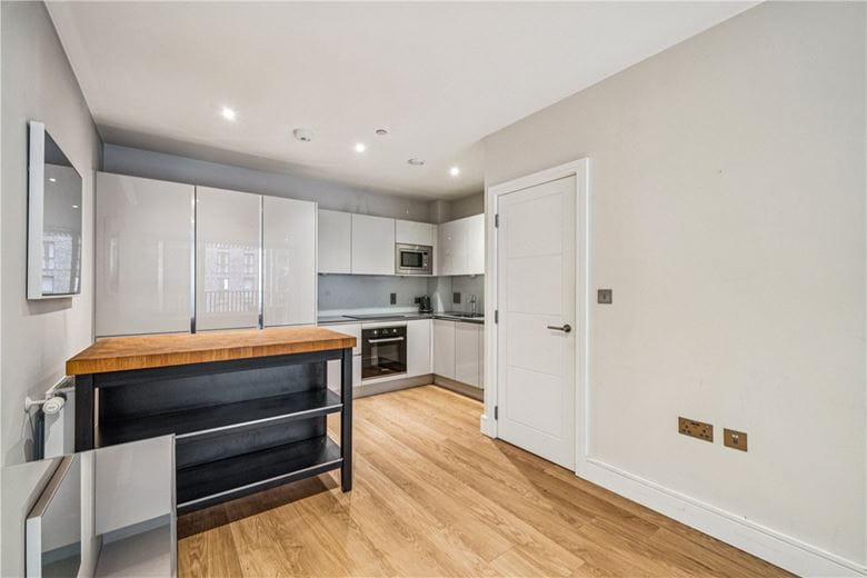 2 bedroom flat, Wimbledon Grounds, London SW17 - Available