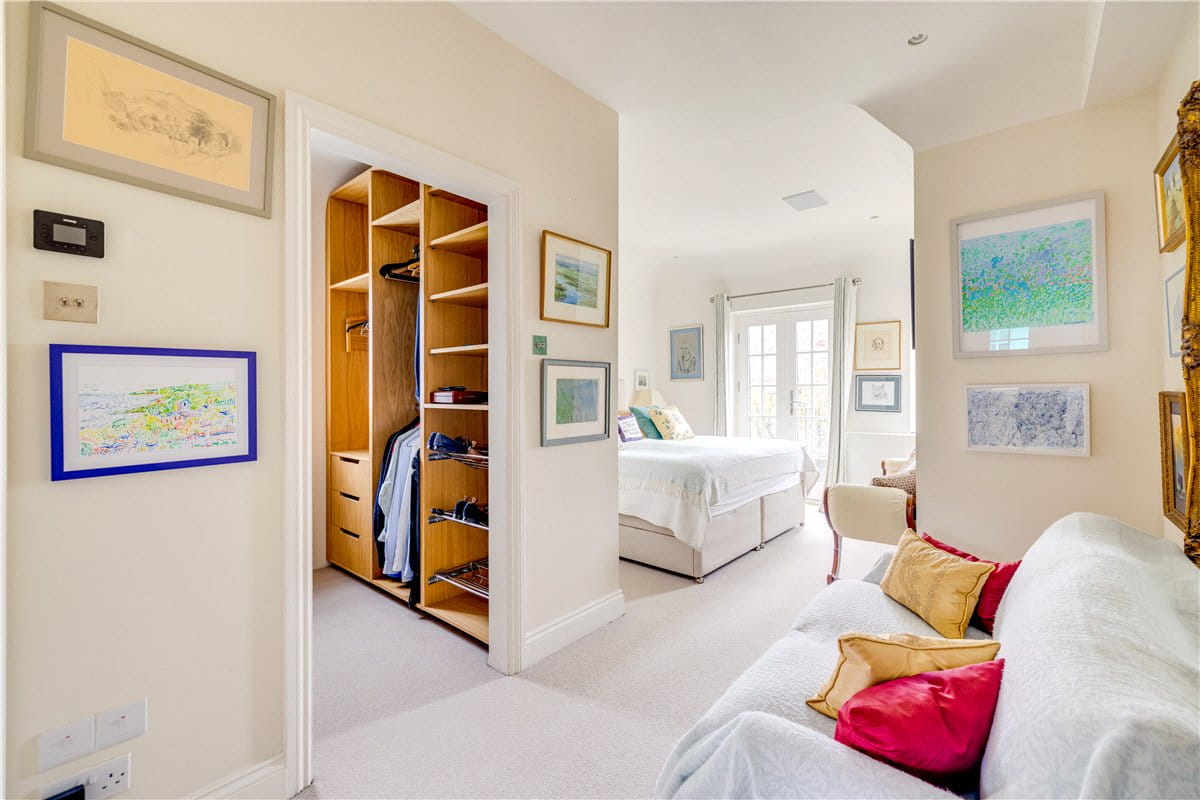 4 bedroom house, Ellerton Road, London SW18 - Available