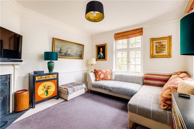 4 bedroom house, Ellerton Road, London SW18 - Available