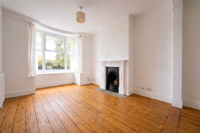 3 bedroom house, Owens Road, Winchester SO22 - Available