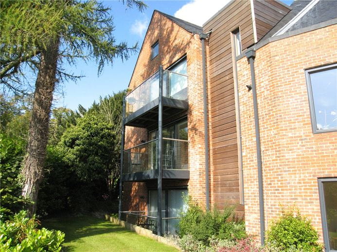 2 bedroom flat, Bereweeke Road, Winchester SO22