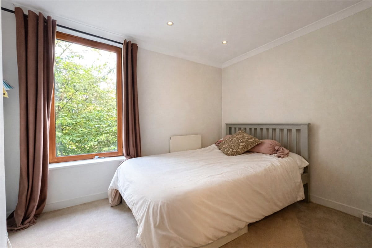 2 bedroom flat, Bereweeke Road, Winchester SO22
