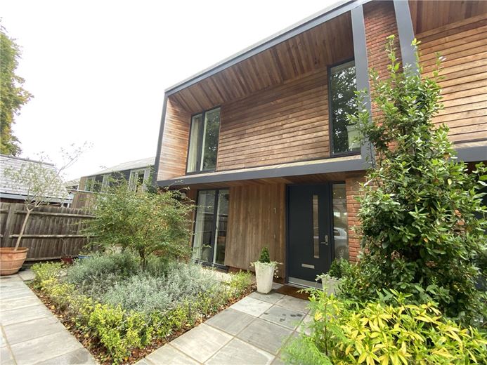 3 bedroom house, Three Maids Close, Winchester SO22 - Let Agreed