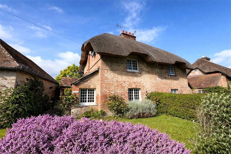 3 bedroom cottage, East Stratton, East Stratton SO21 - Available