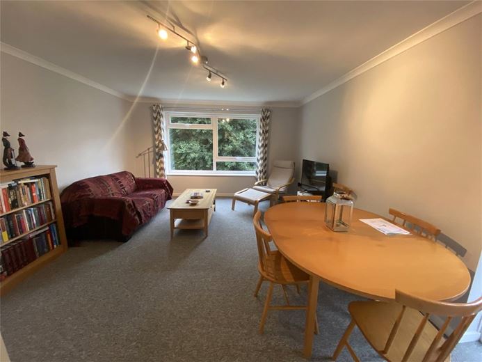 2 bedroom flat, Lantern Court, Christchurch Road SO23