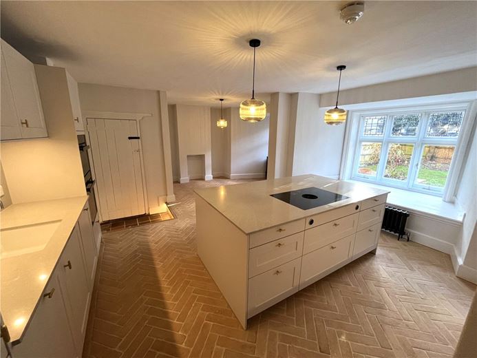 5 bedroom house, The Close, Winchester SO23 - Let Agreed