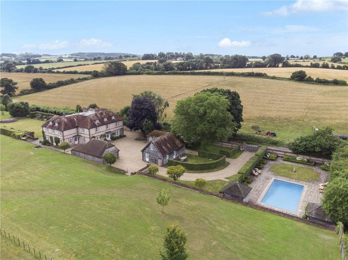 8 bedroom house, Binley, Andover SP11 - Available