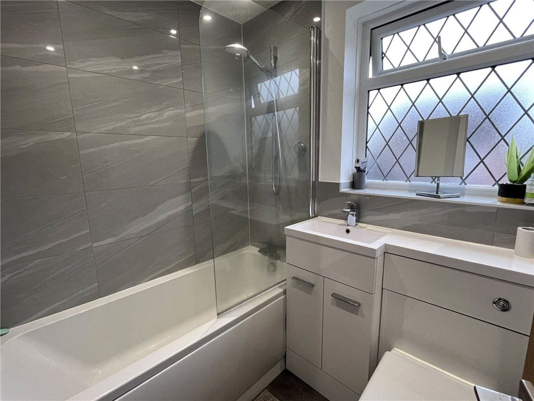 3 bedroom house, Wesley Road, Kings Worthy SO23