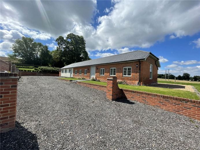 2 bedroom house, East Stratton, Winchester SO21 - Let Agreed