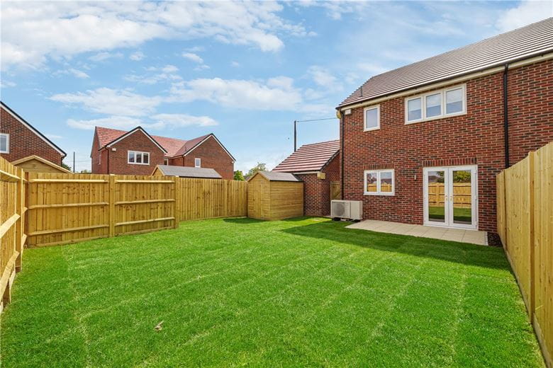 2 bedroom house, Hammonds Green, Totton SO40 - Available