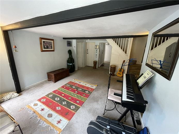 4 bedroom house, Church Street, Whitchurch RG28 - Available