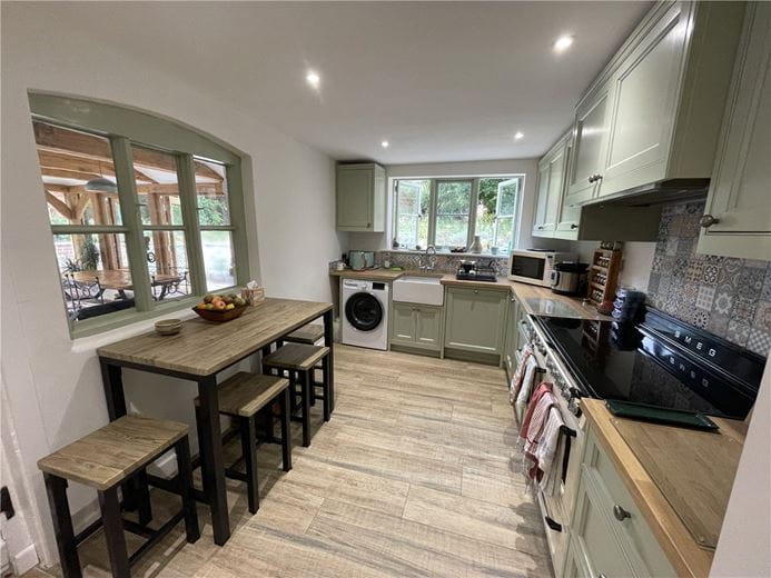 4 bedroom house, Church Street, Whitchurch RG28 - Available