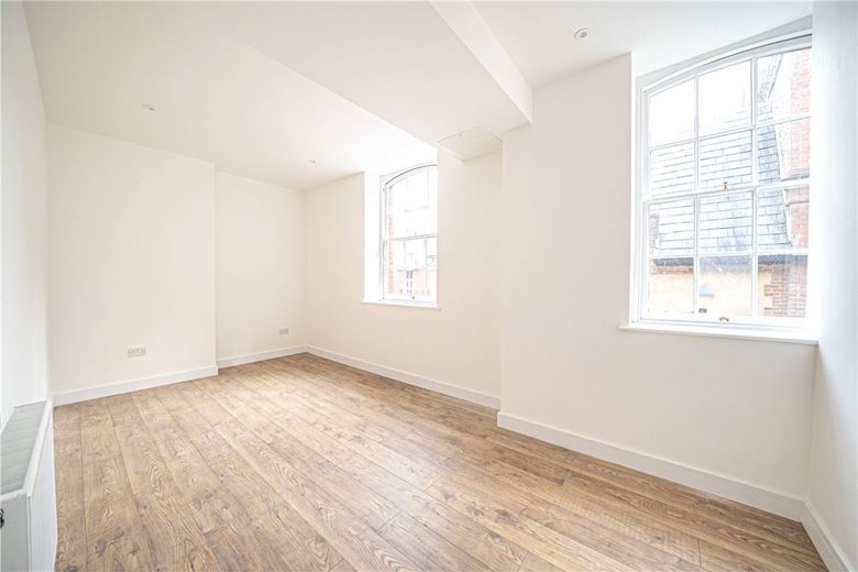 1 bedroom flat, Westgate Chambers, Staple Gardens SO23 - Available