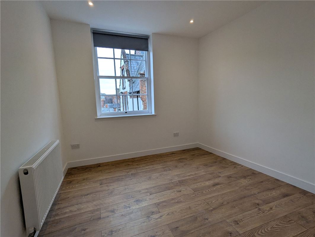 1 bedroom flat, Westgate Chambers, Staple Gardens SO23 - Available