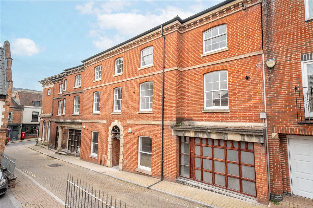 1 bedroom flat, Westgate Chambers, Staple Gardens SO23 - Available