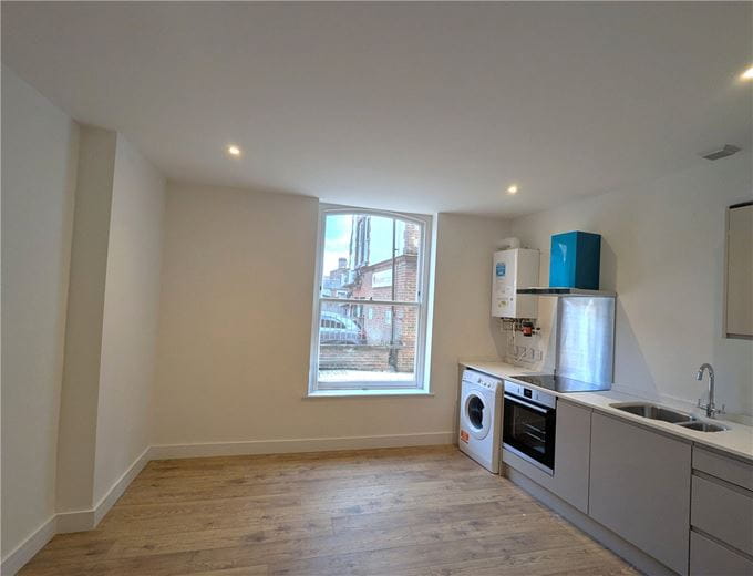 1 bedroom flat, Westgate Chambers, Staple Gardens SO23 - Available
