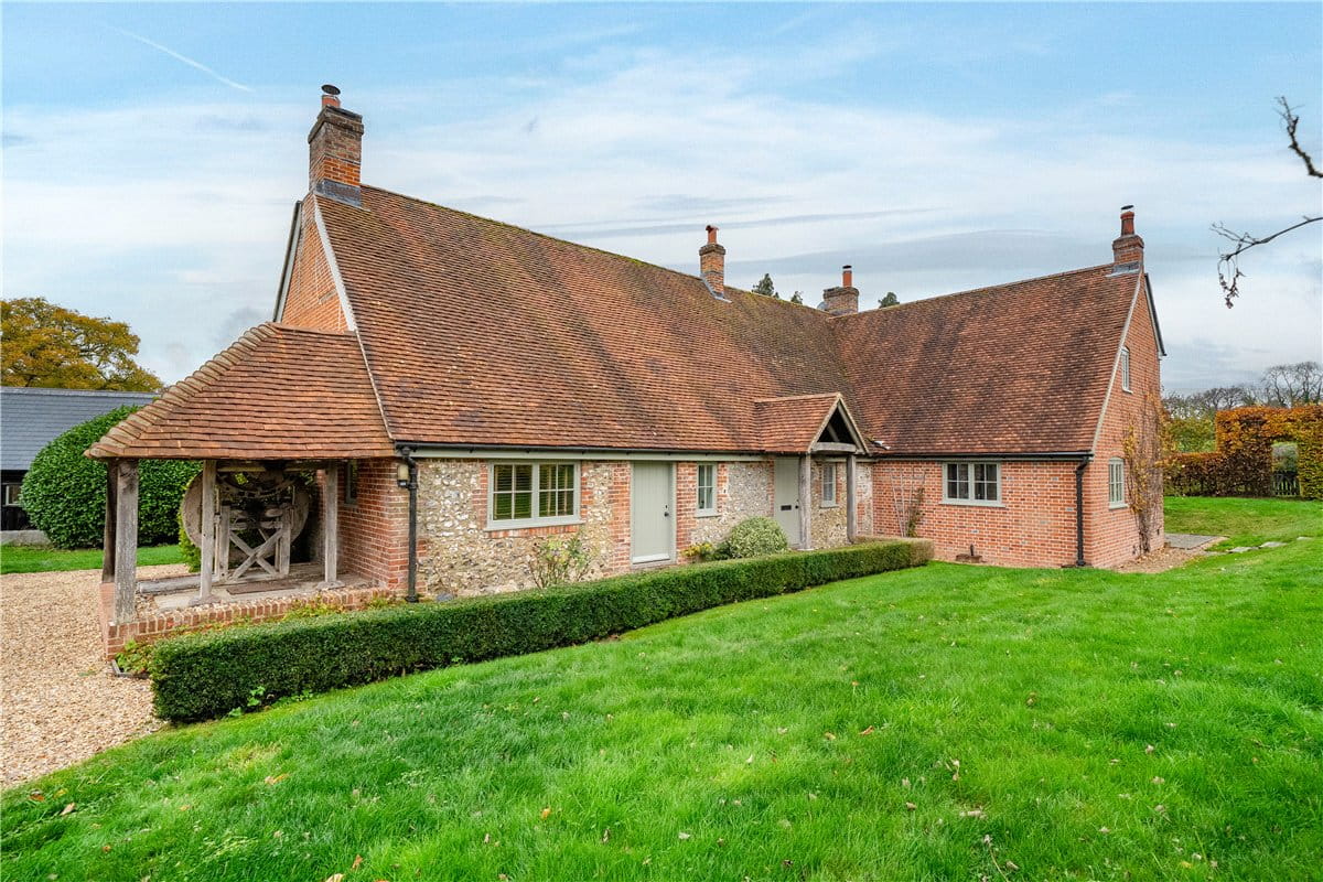 4 bedroom house, North Park Farm, Little Somborne SO20 - Let Agreed