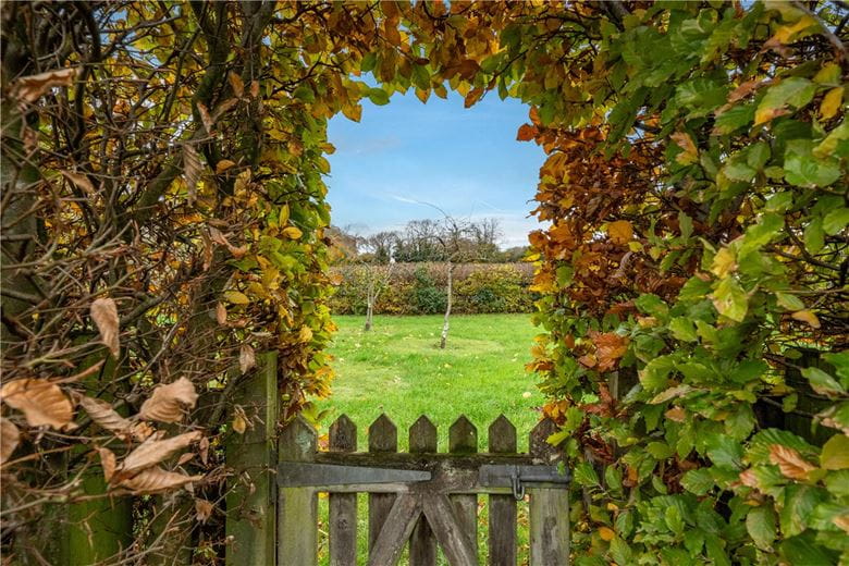 4 bedroom house, North Park Farm, Little Somborne SO20 - Let Agreed