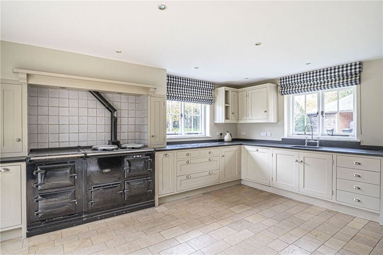 4 bedroom house, North Park Farm, Little Somborne SO20 - Let Agreed