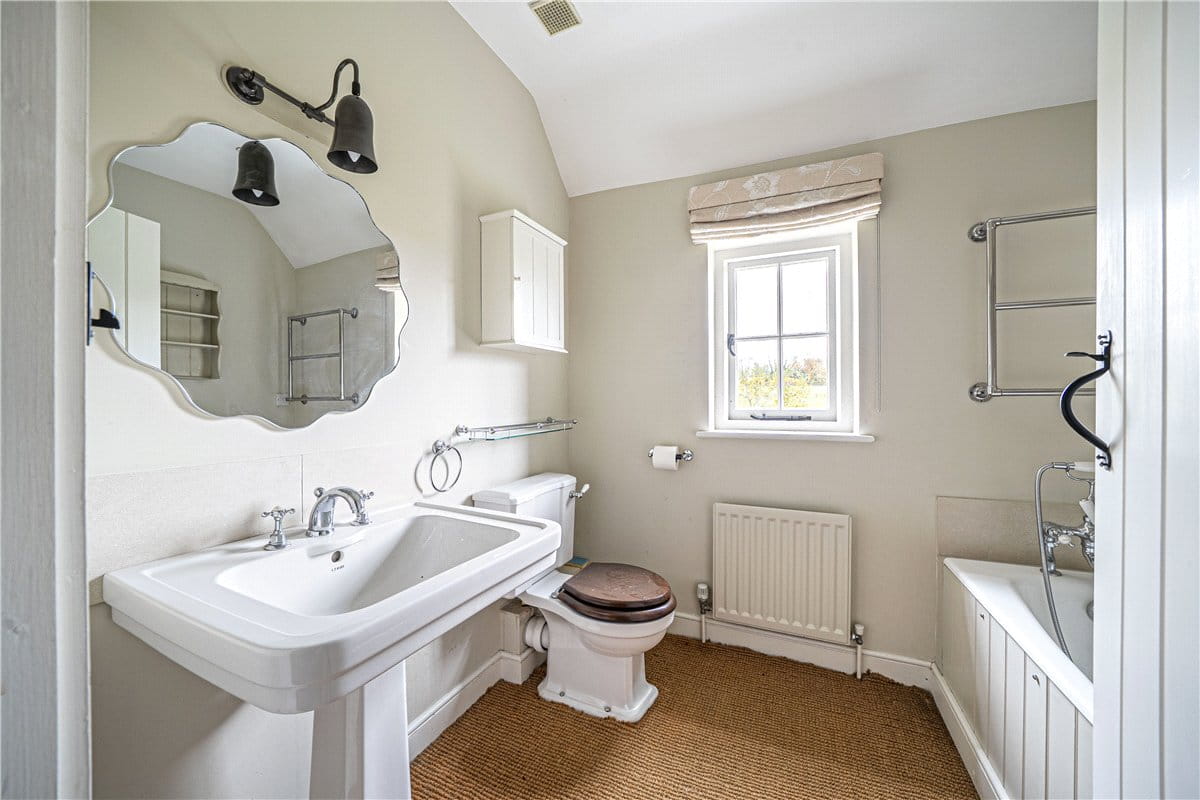 4 bedroom house, North Park Farm, Little Somborne SO20 - Let Agreed