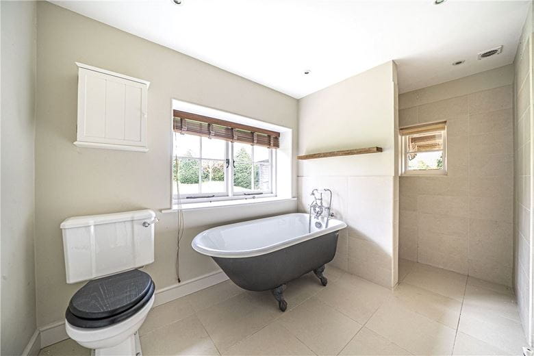 4 bedroom house, North Park Farm, Little Somborne SO20 - Let Agreed