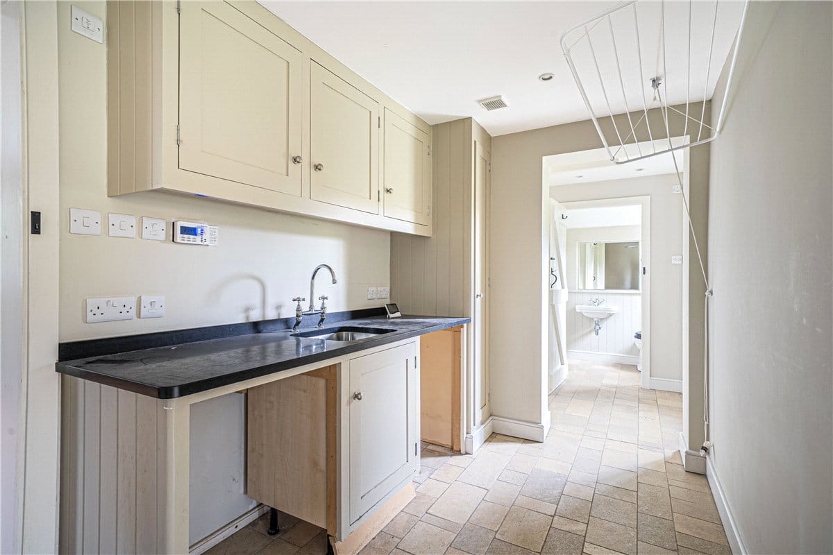 4 bedroom house, North Park Farm, Little Somborne SO20 - Let Agreed