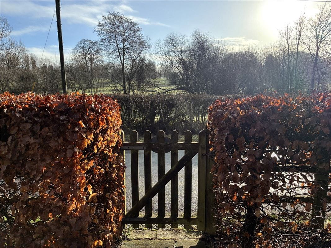 3 bedroom cottage, Tichborne, Alresford SO24 - Under Offer