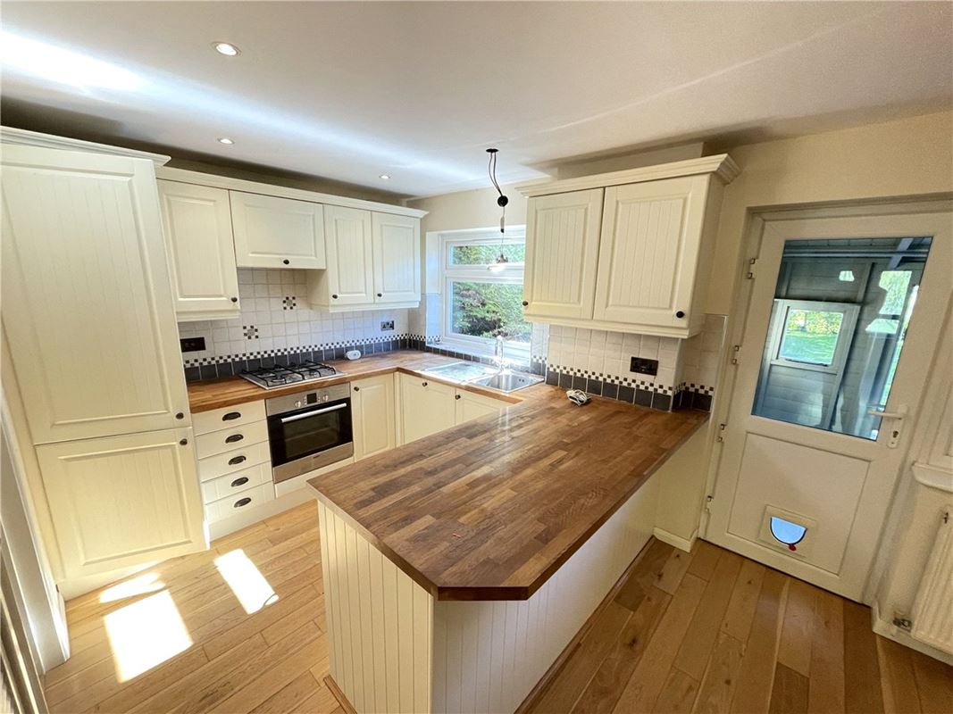 3 bedroom house, The Green, Whitchurch RG28 - Let Agreed