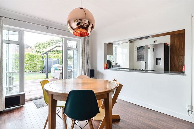 2 bedroom flat, Dawn Gardens, Winchester SO22 - Available