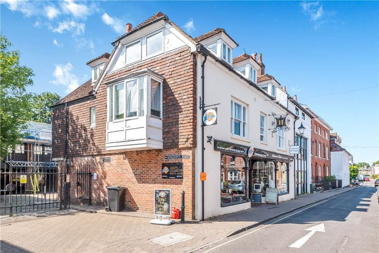 1 bedroom flat, Parchment Street, Winchester SO23 - Available
