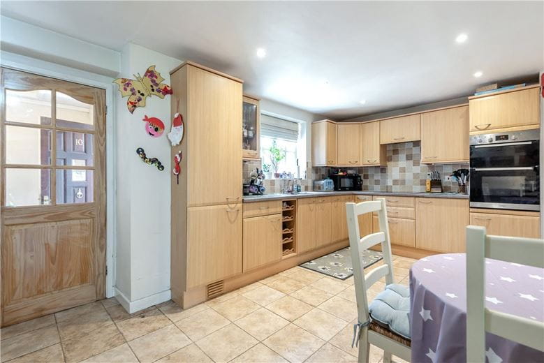 3 bedroom house, Pigeonhouse Cottages, Pigeonhouse Yard SO21 - Available