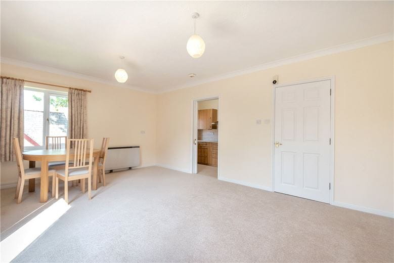2 bedroom flat, Old Parsonage Court, Otterbourne SO21 - Available