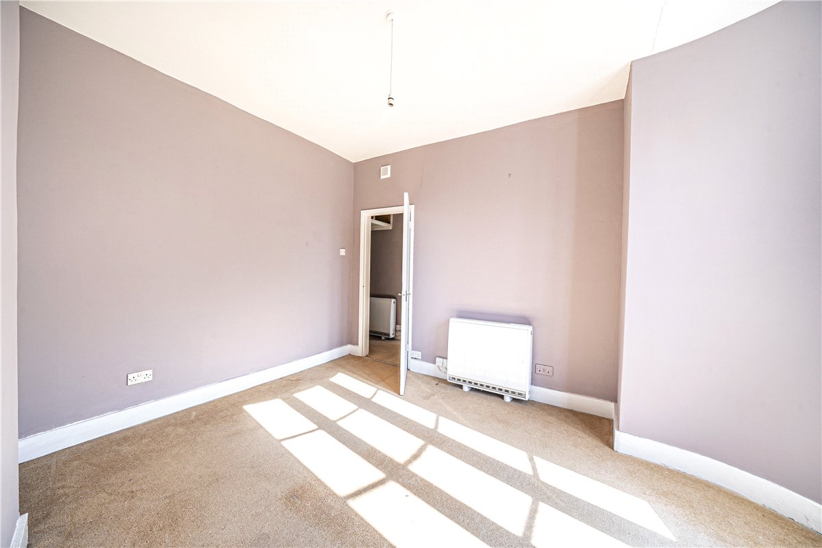 1 bedroom flat, Eastgate Street, Winchester SO23 - Sold STC