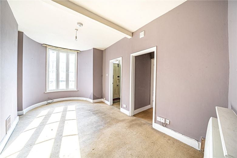 1 bedroom flat, Eastgate Street, Winchester SO23 - Available