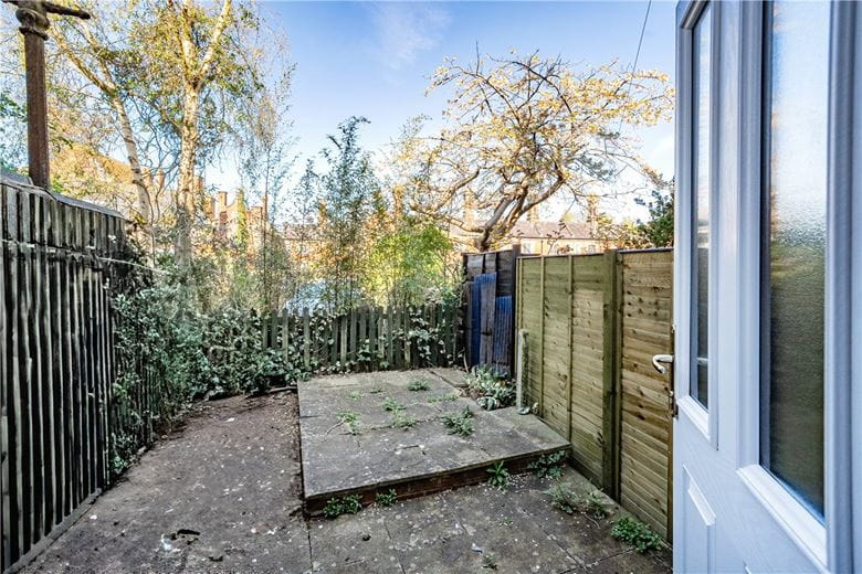 1 bedroom flat, Eastgate Street, Winchester SO23 - Sold STC