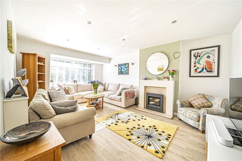 4 bedroom house, Hillside Road, Winchester SO22 - Available